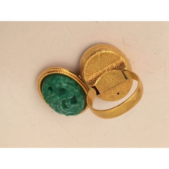 Vintage Avon Ring Carved Lucite Imitation Jade Perfume Poison Ring - Picture 8 of 8